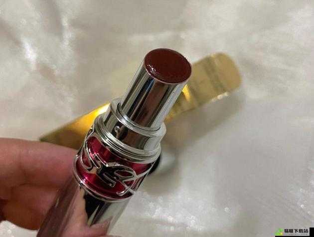 ysl 口红水蜜桃色号 2425，演绎纯欲蜜桃妆